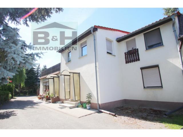Verkauft! - geräumiges freist. Zweifamilienhaus in Brehna mit großem Garten 1600 qm, Carport und Scheune