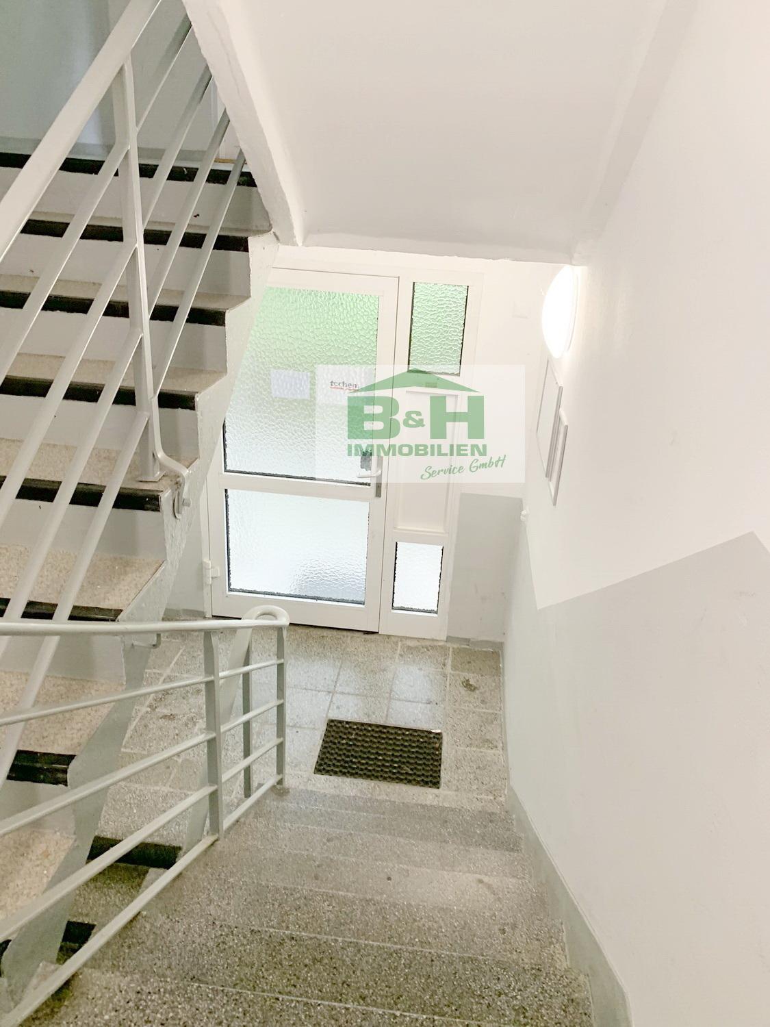 Hübsche 3 Raum Wohnung mit Balkon und Einbauküche in Wolfen — Vorschaubild 4