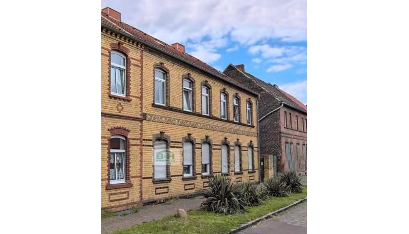 Verkauft Mehrfamilienhaus in Bitterfeld – als Mehrgenerationenhaus nutzbar oder vermieten nach Sanierung