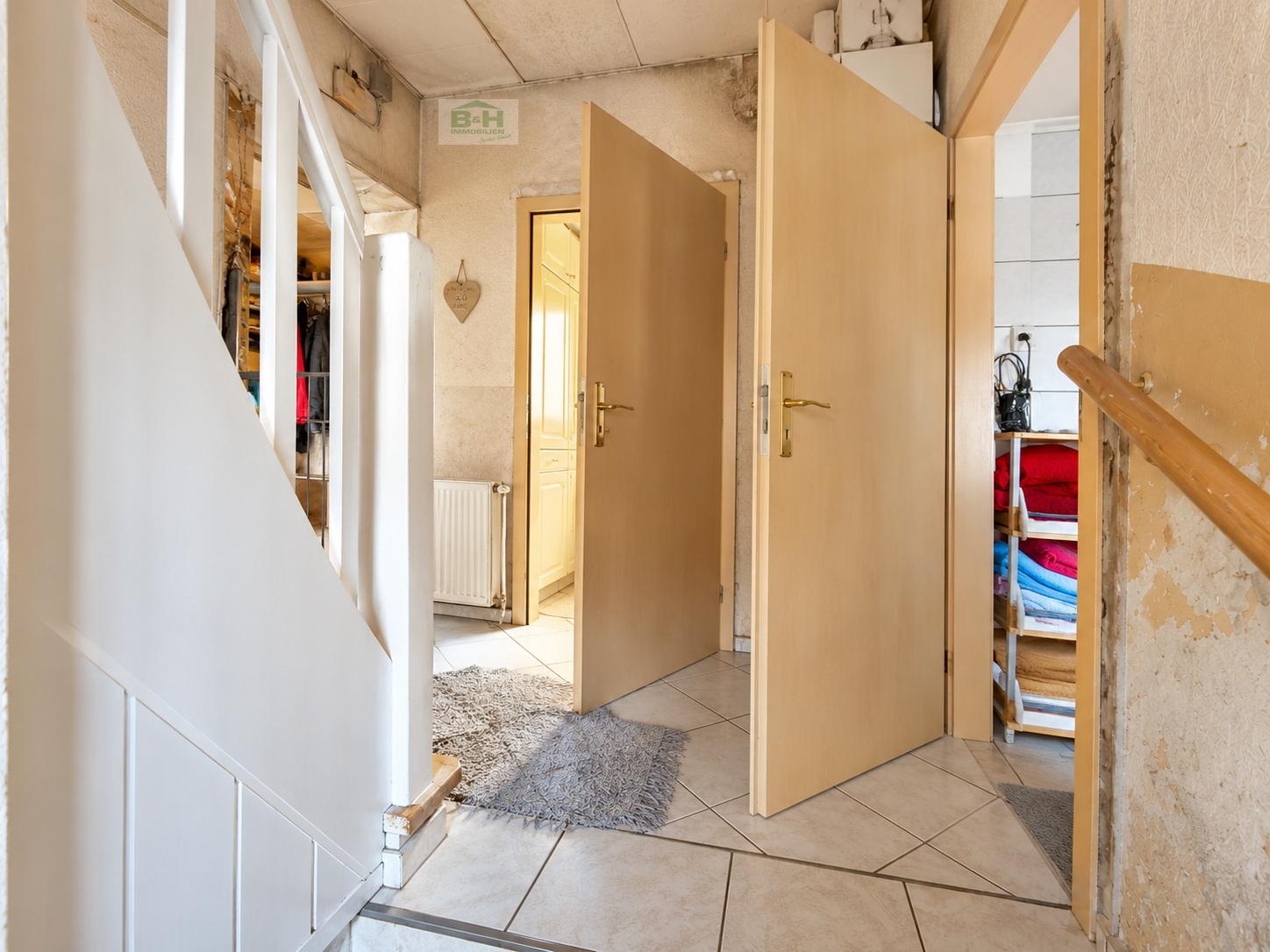 Freistehendes Einfamilienhaus mit 5 Zimmern, Balkon und Garten in beliebter Wohnlage von Wolfen-Steinfurth — Vorschaubild 5