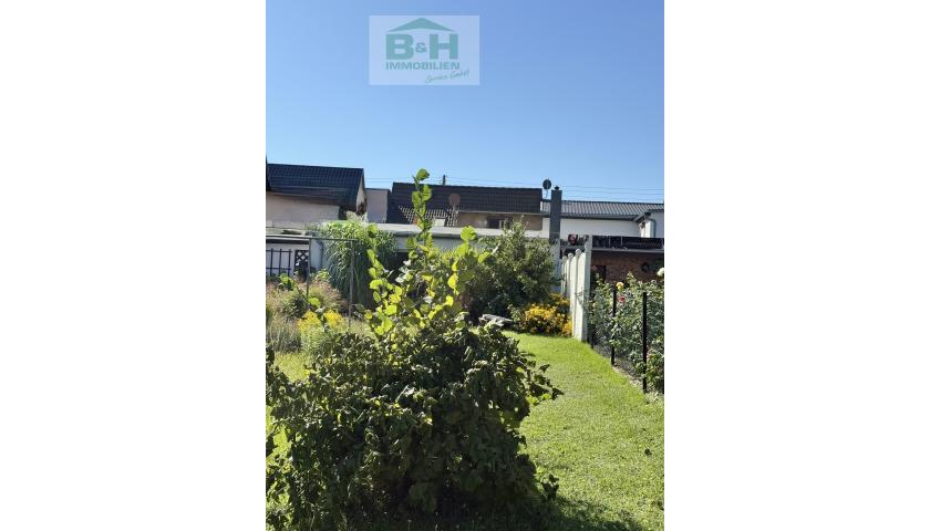 Im Angebot - Überschaubares Stadthaus mit großem Innenhof und Garten im Herzen von Zörbig
