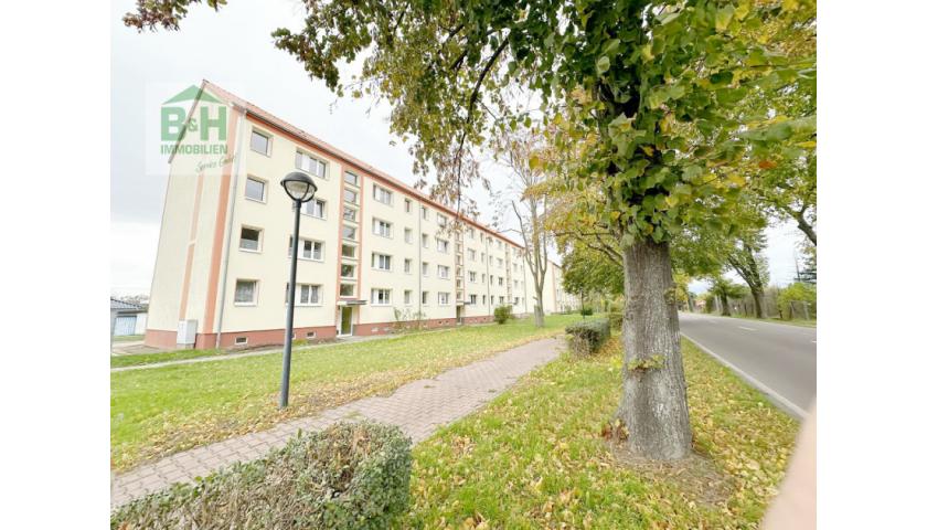 Verkauft  3-Raum-Wohnung mit überdachtem Balkon ca.Bj. 1975 in Zörbig 2.OG zu verkaufen