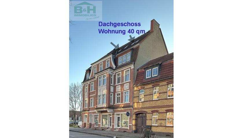Bitterfeld-City - Nette 1 Raum-Dachwohnung mit separater Küche und Lichtbad - 44 qm
