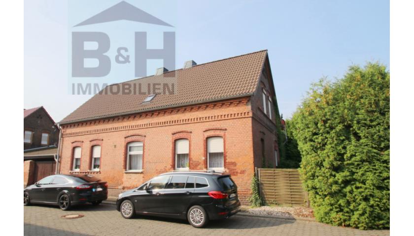 Verkauft  - Geräumiges Einfamilien-Bauernhaus in Alleinlage bei Bitterfeld Richtung Brehna Sandersdorf mit Zufahrt und Garten