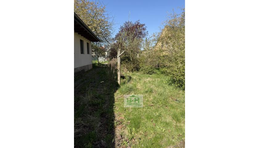 Auf Anfrage zwei Häuser + Bungalow + MFH auf 650 m² Grundstück – Top Potenzial — Vorschaubild 9