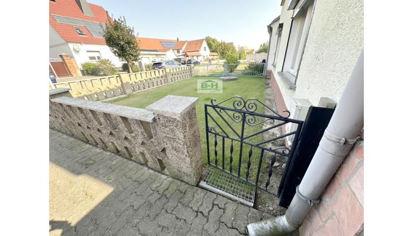 Im Angebot - bei Zörbig - preiswertes sanierungsbedürftiges Eigenheim DHH Wfl. 126 qm 4 Zimmer — Vorschaubild 2