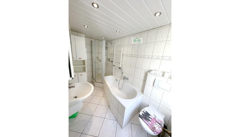 Im Angebot - bei Zörbig - preiswertes sanierungsbedürftiges Eigenheim DHH Wfl. 126 qm 4 Zimmer — Vorschaubild 4