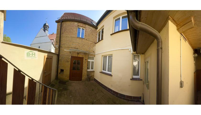 Auf Anfrage zwei Häuser + Bungalow + MFH auf 650 m² Grundstück – Top Potenzial — Vorschaubild 4