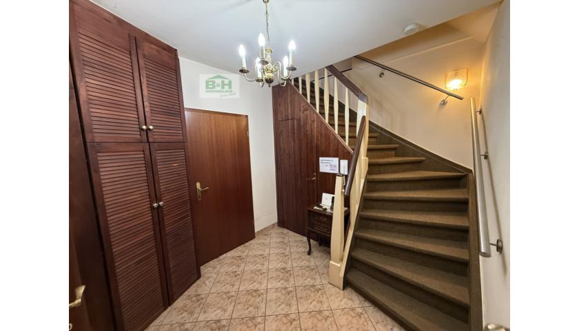 Freistehendes Einfamilienhaus mit großem Grundstück in begehrter Wohnlage — Vorschaubild 16