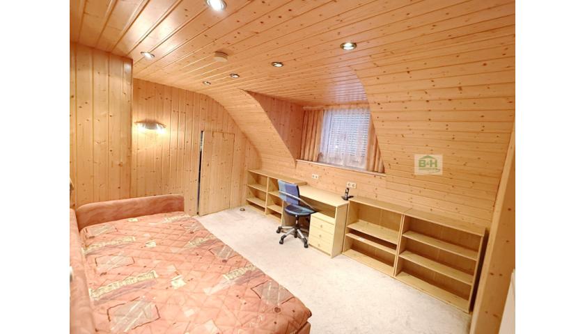Freistehendes Einfamilienhaus mit großem Grundstück in begehrter Wohnlage — Vorschaubild 19