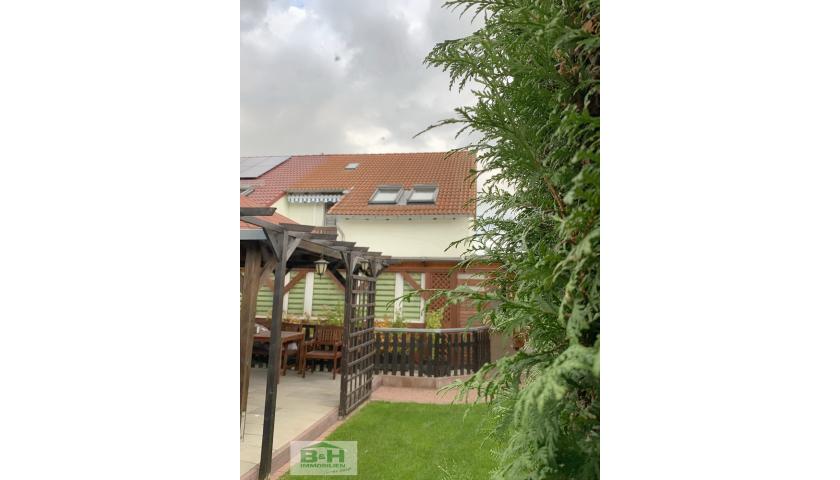 Verkauft  Bezugsfertiges liebevoll hergerichtetes Eigenheim 7 Zimmer mit Pool, Wintergarten, Balkon, Klimaanlage, Wohnkeller, Garage, Garten – einfach wohl fühlen – Bj 1998