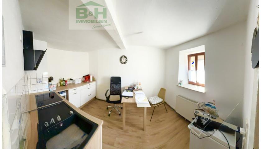 Im Angebot - Überschaubares Stadthaus mit großem Innenhof und Garten im Herzen von Zörbig — Vorschaubild 9
