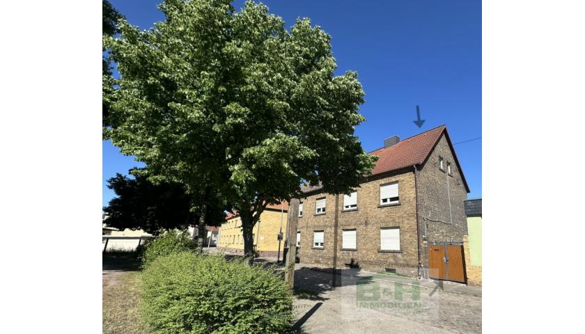 Verkauft  - bei Bitterfeld in ruhiger Lage von Greppin – großes Wohnhaus 2 ½ Etagen zum Sanieren mit Garten
