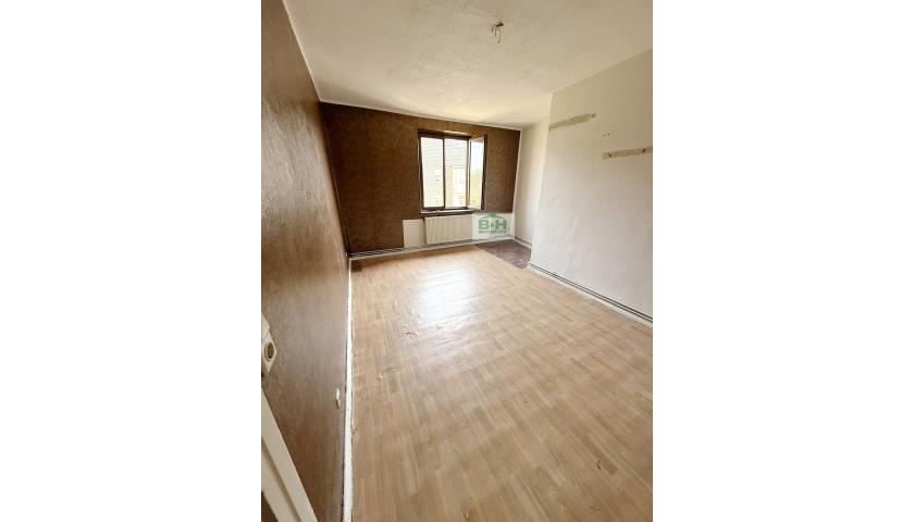 Mehrfamilienhaus in Bitterfeld – mit 3 Einheiten und schmaler Zufahrt + DG-Reserve 252 qm WFL — Vorschaubild 7
