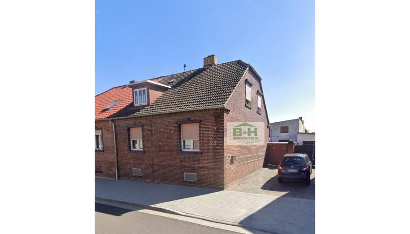 Verkauft  - Grosses Wohnhaus in Bobbau in ruhiger Wohnlage Wfl.131 qm(5 Zi) , Garten 670qm, Garage + NFL 60qm